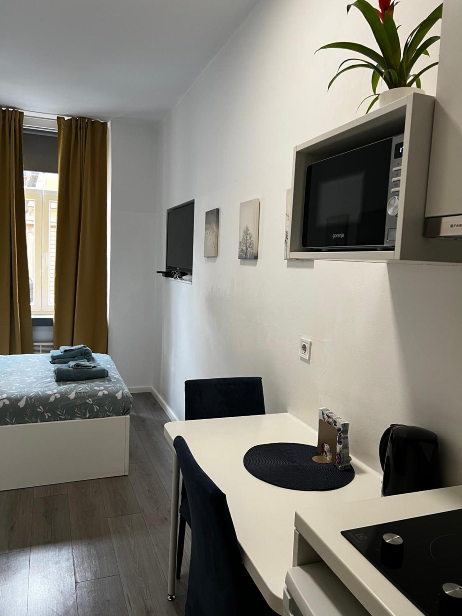 Center 6 Hebrangova